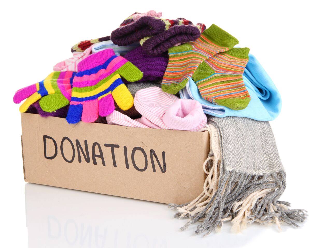 Oblečenie pre ľudí v núdzi: Čo do charity prineste a čo určite nenoste